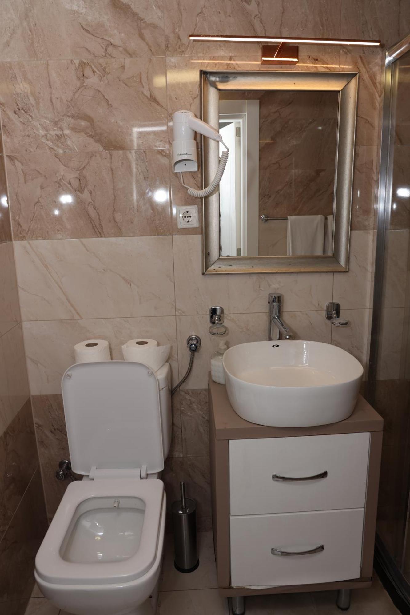 Hotel Cleon Prizren Exterior foto