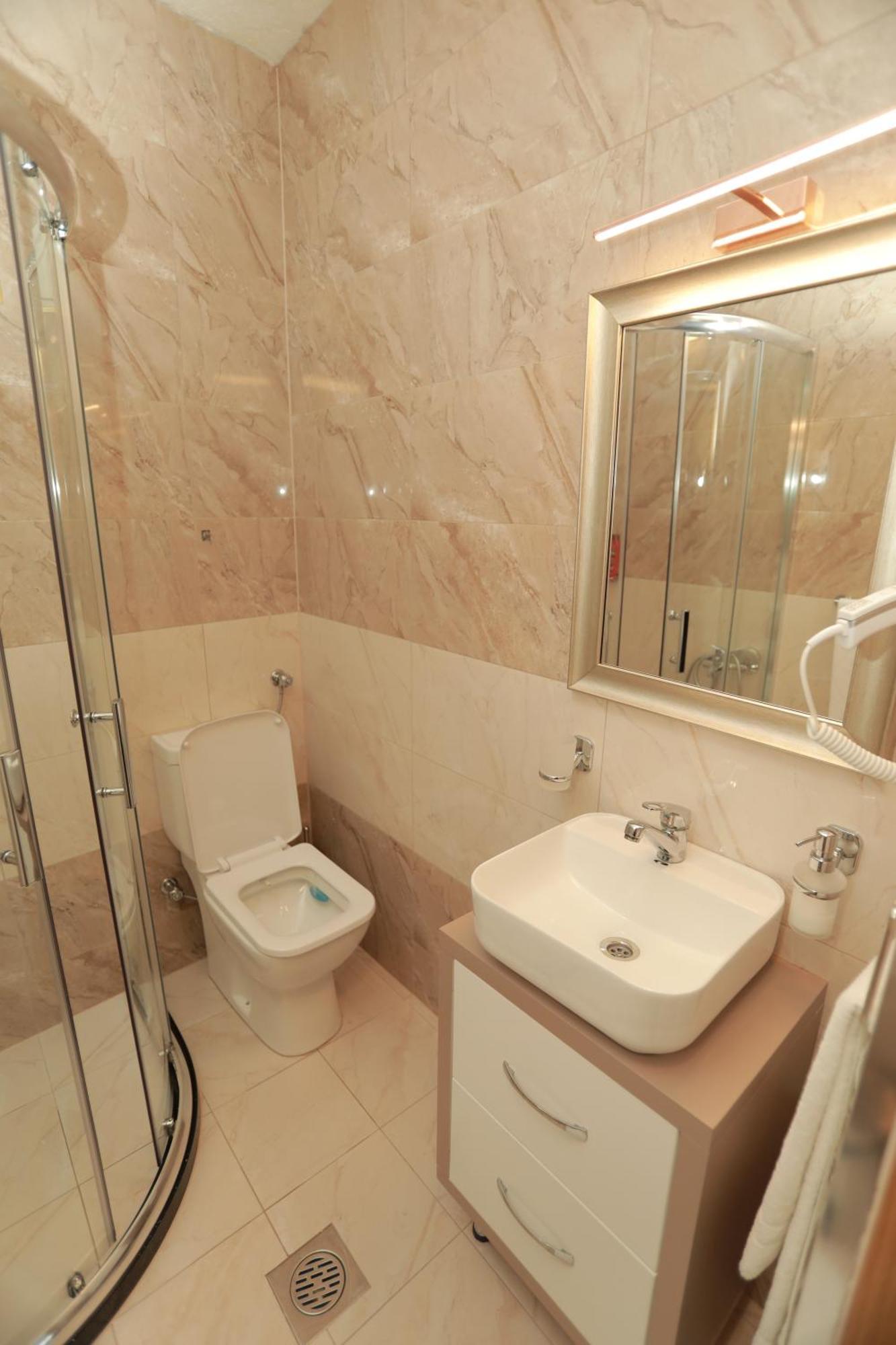 Hotel Cleon Prizren Exterior foto
